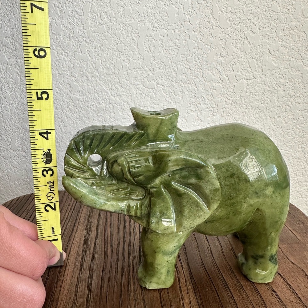 Green jade elephant - Picture 6 of 8